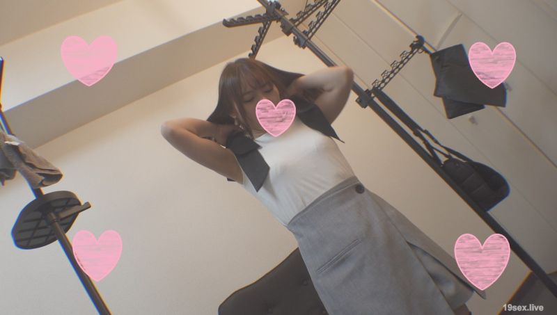 
							露臉】【無套】乳頭是粉色！小穴也是粉色！如同野獸般口交！激烈無套中出性愛！ FC2-PPV-4483986
						