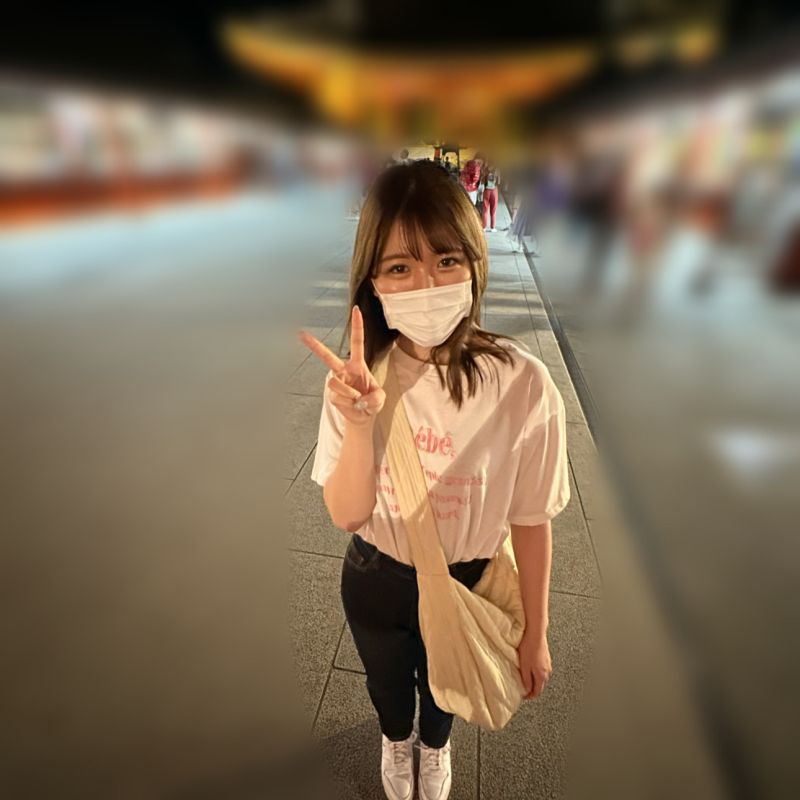 
							與美麗肌膚和性感身材的年輕人度過假日約會最後度過濃厚的時間。 FC2-PPV-4327146
						