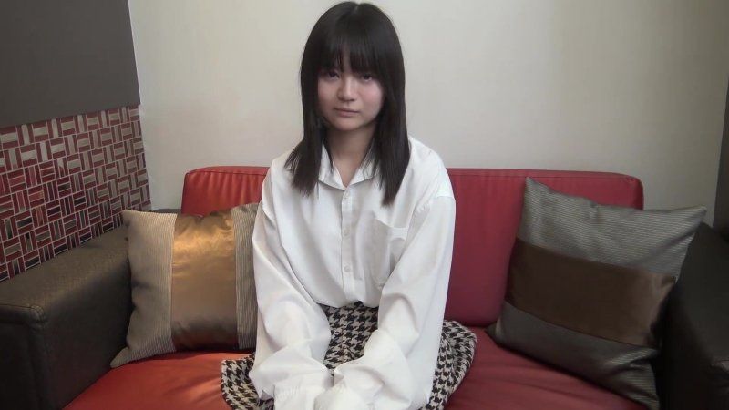 
							白皙短髮的漂亮系。沉穩的職員私下是狂亂的淫蕩美女。無毛小穴2連續中出！ FC2-PPV-4427074
						
